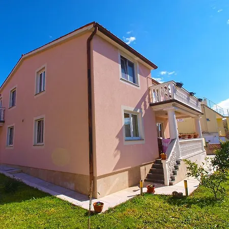Stana 1020 Apartment Fažana