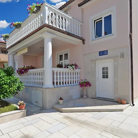 Apartment Stana 1020 *